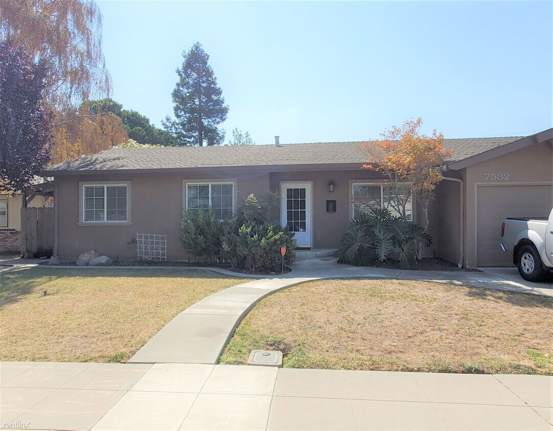 Foto principal - 4 br, 2 bath House - 7532 Honey Court