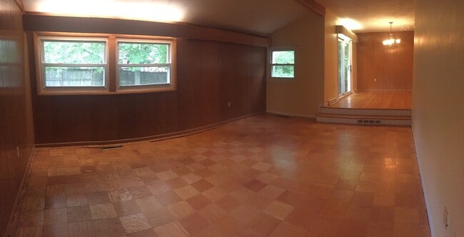 Foto del edificio - 4 Bedroom/2.5 Bathroom House Across from W...