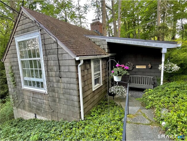 Foto del edificio - 69 Sylvan Rd N