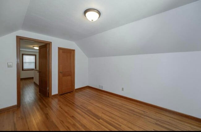 Building Photo - 1015 8th Ave NW