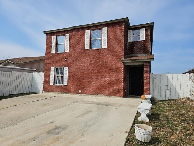 Building Photo - 4442 Antonieta Ln