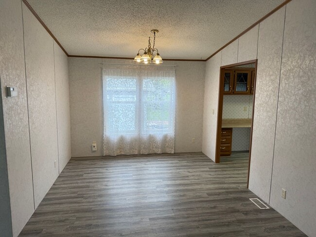 Building Photo - 3 Bedroom, 2 Bath Home for Rent