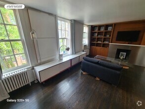 Building Photo - 396 Bleecker St