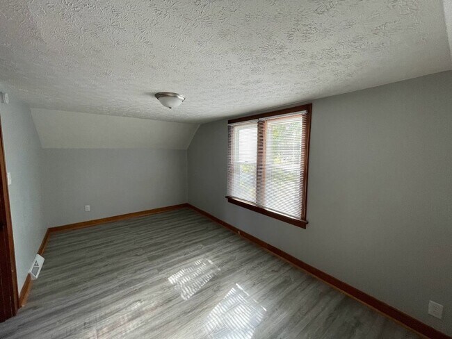 Foto del edificio - Two bedroom one bathroom home for rent