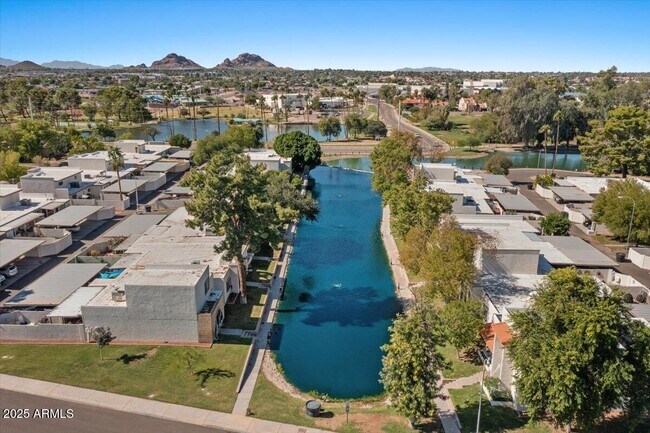 Building Photo - 7803 E Vernon Ave