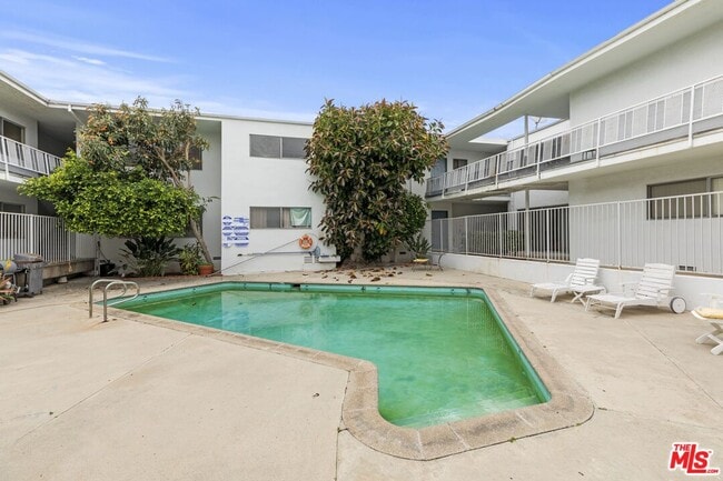 Building Photo - 1295 Federal Ave