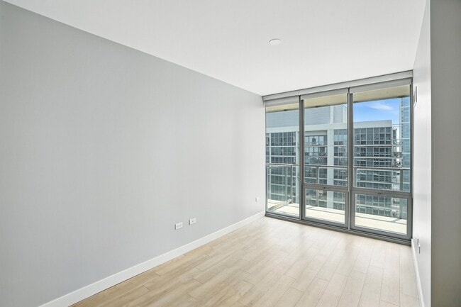 Building Photo - 357 E Wacker Dr