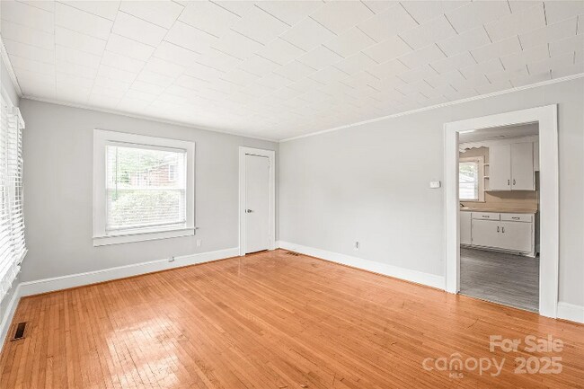 Foto del edificio - 2722 Eastway Dr