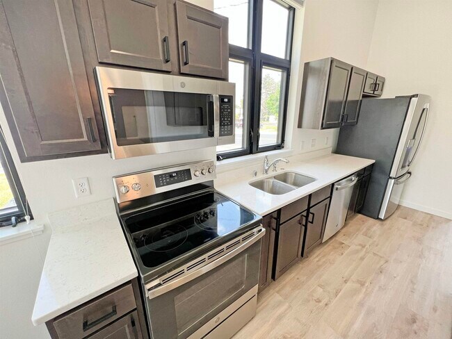 Foto del edificio - 5411 Bashford St