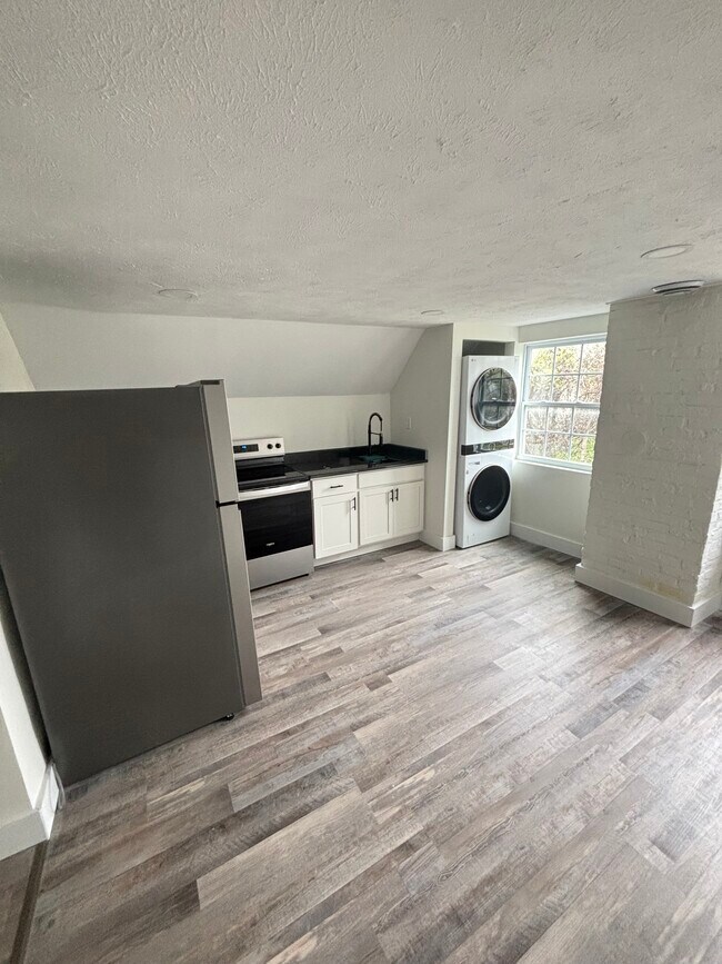 Cocina - 2483 E 89th St