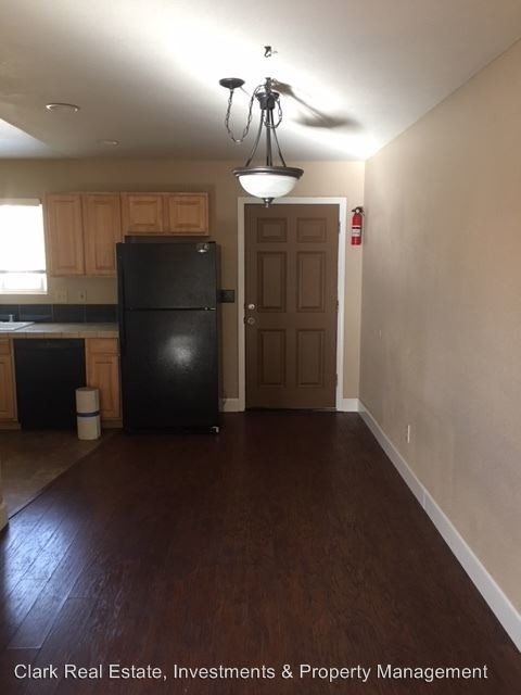 Building Photo - 1263 E 7th St