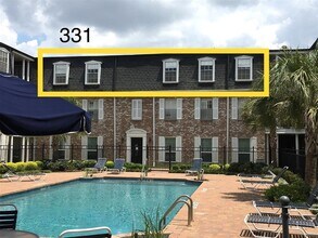Building Photo - 361 N Post Oak Ln
