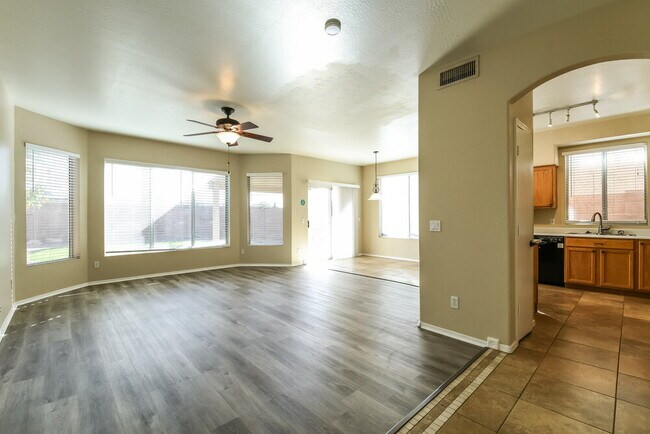 Foto del edificio - 17435 N 16th Pl