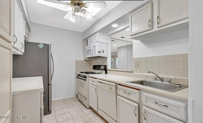 Foto del edificio - 376 Crawford St