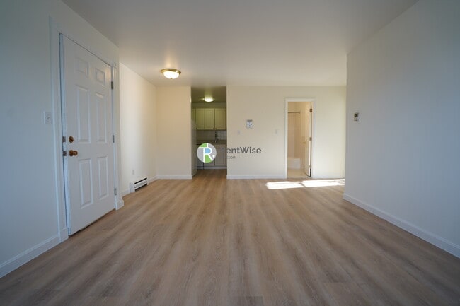 Building Photo - 11 Embassy Rd