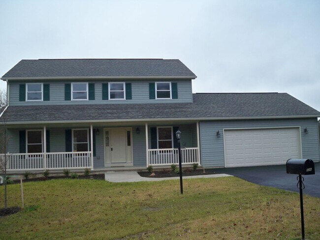 Foto del edificio - Spacious 4 bedroom Bellefonte house availa...