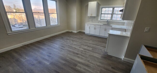 Foto del edificio - 6900 Cedar Park Ave