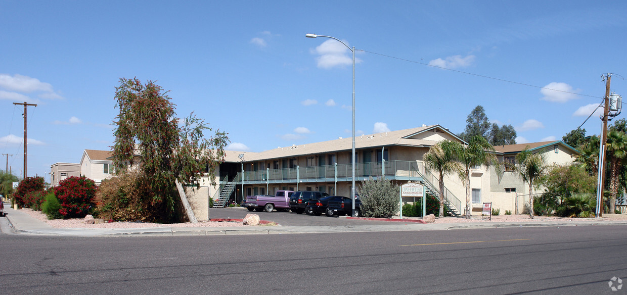 Foto del edificio - Lone Cactus