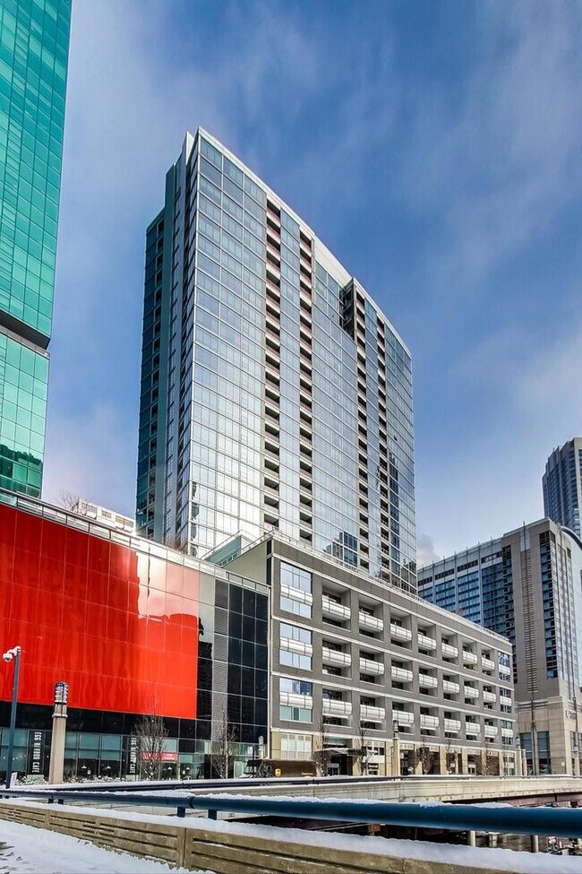 Building Photo - 240 E Illinois St