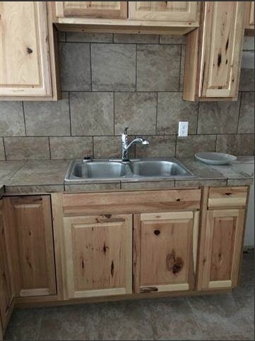 Interior Photo - 104-110 Oakland Dr