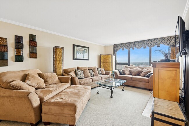 Foto del edificio - 3930 N Pine Grove Ave