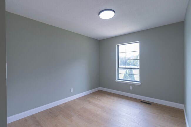 Foto del edificio - Beautifully Updated 3BR Home w/ Bonus Room, Fenced Yard & Garage