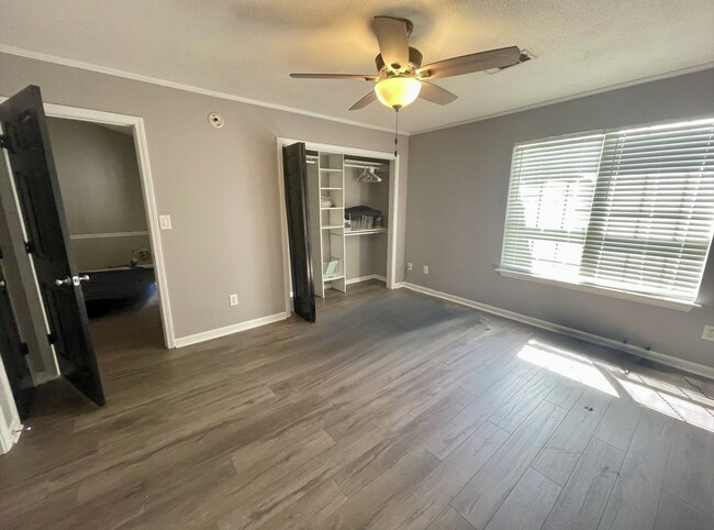 Building Photo - 937 Laurel Oak Ct