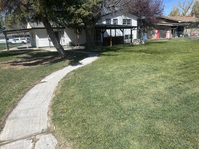 Foto del edificio - 3326 Winchell Ln