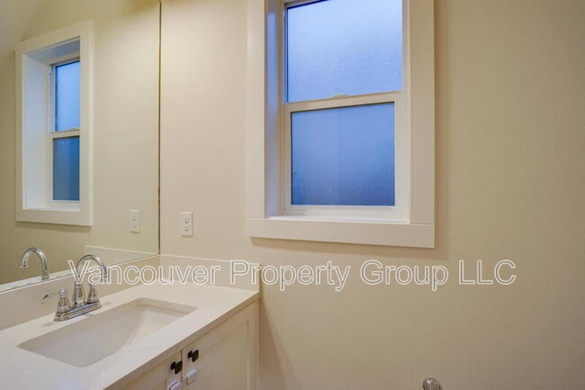 Foto del edificio - 6604 NE 107th St