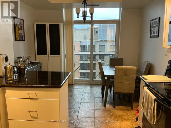 Building Photo - 5233 Dundas St W