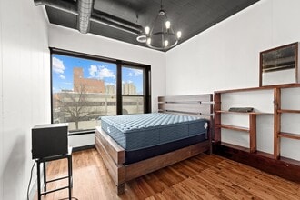 Building Photo - 136 Court St