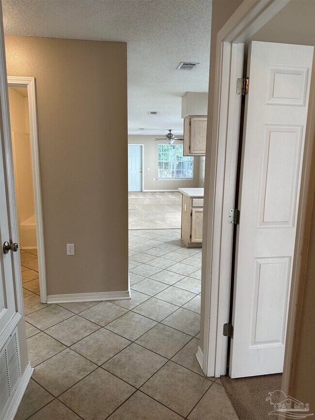 Foto del edificio - 132 Wildflower Ln