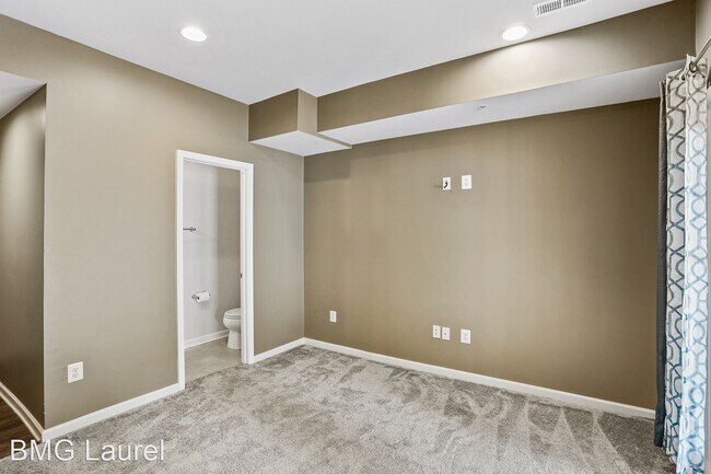 Foto del edificio - 2 br, 3 bath House - 8227 Hollow Ct