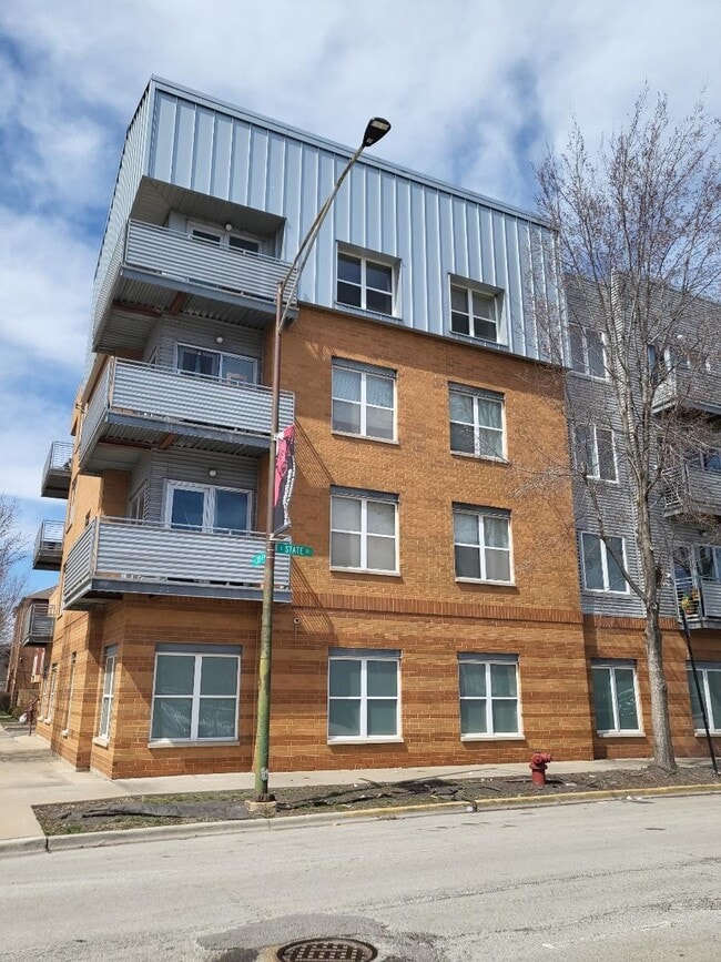 Building Photo - 3522 S State St