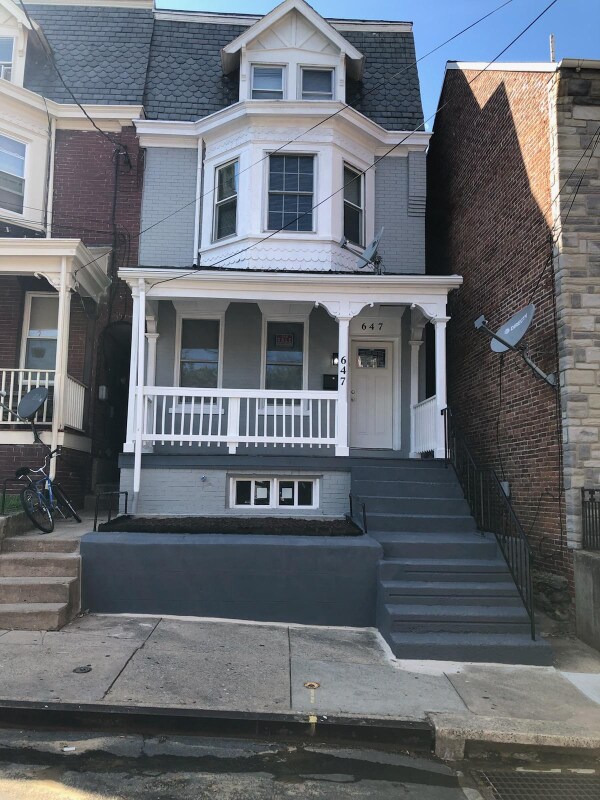 Primary Photo - 647 St Joseph St