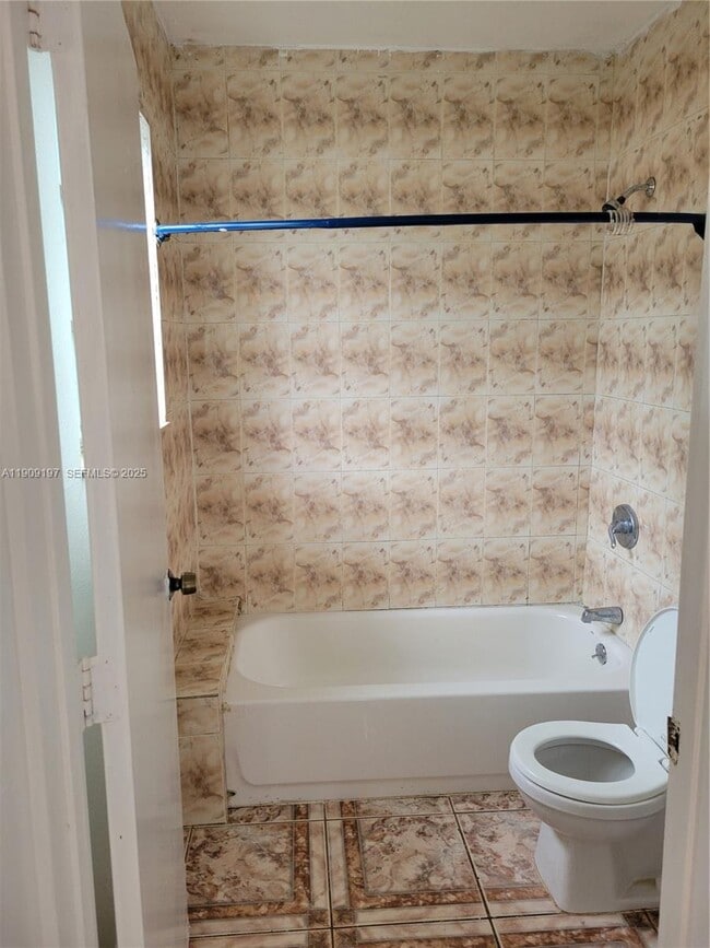 Building Photo - 14815 NE 8th Ct