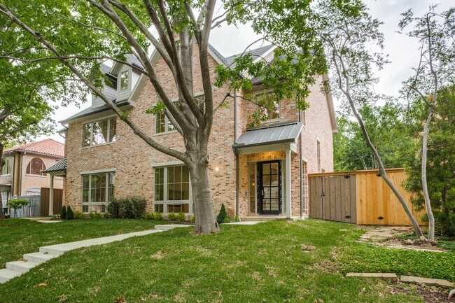Foto del edificio - Open Concept custom build by Hudson Co in Highland Park!