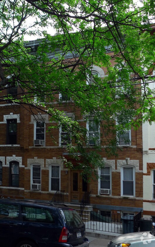 Building Photo - 1710 Himrod St