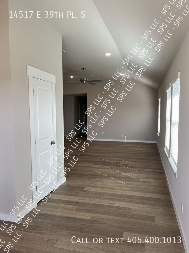 Foto del edificio - 14517 E 39th Pl S