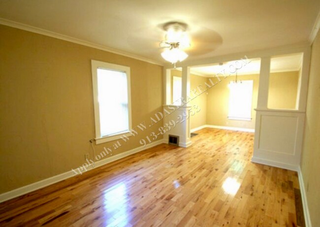 Building Photo - Beautiful Waldo Home-Available in JUNE!!