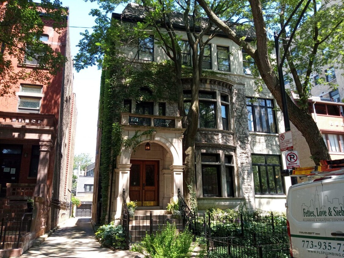 Primary Photo - 556 W Arlington Pl