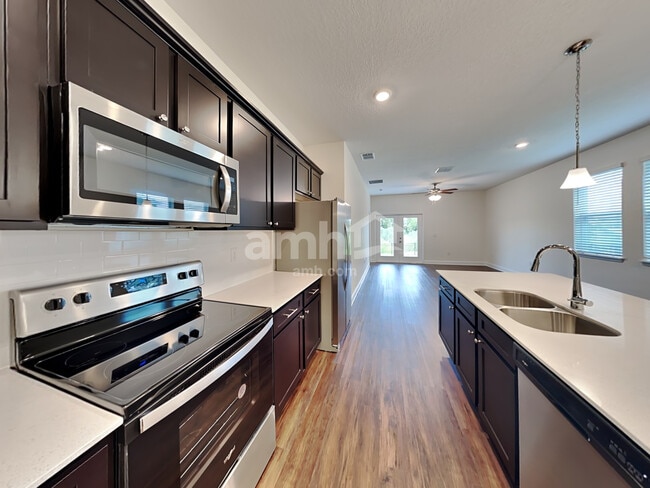 Building Photo - 1130 Walden Pond Dr