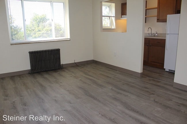 Building Photo - 1025 Findley Dr