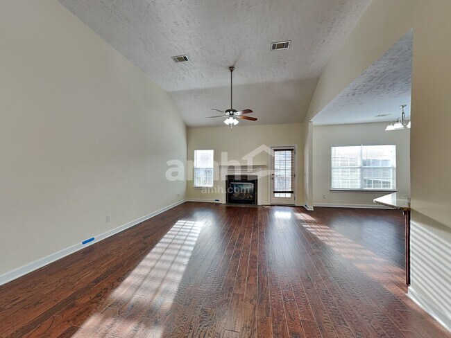 Foto del edificio - 7275 Santeelah Way