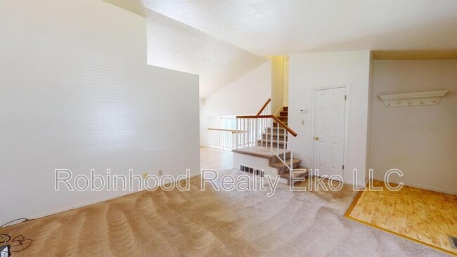 Building Photo - 2316 Sierra Dr