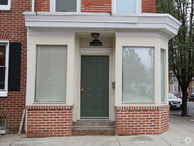 Building Photo - 797 Carroll St