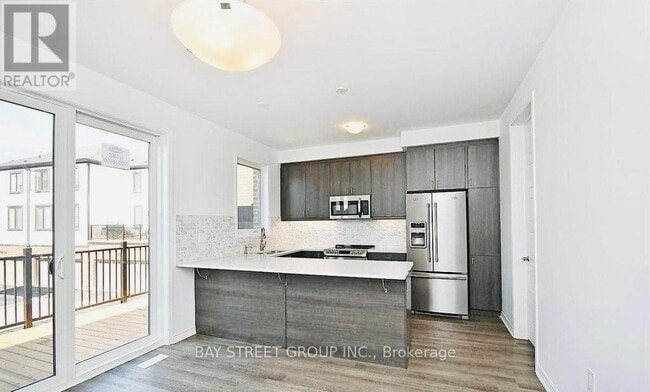 Building Photo - 980 Logan Dr