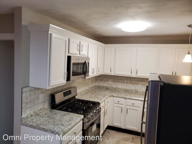 Building Photo - 3 br, 2 bath House - 231 Woodside Rd.