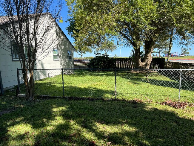 Foto del edificio - 1 10th Ave N