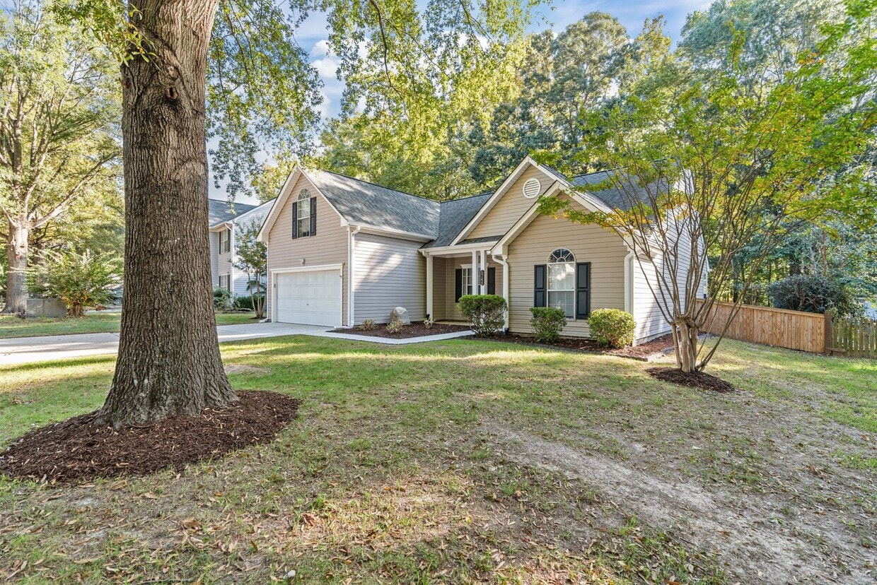 Primary Photo - Burbage Grant 4 bedrooms- Ready Now!